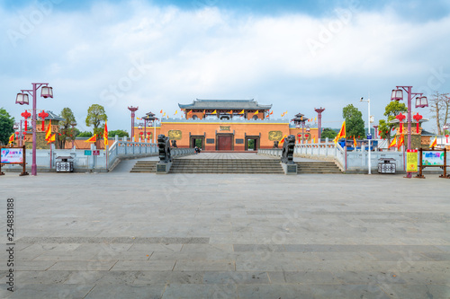 Renzimen of Confucius Cultural city in Suixi, Guangdong province © Weiming