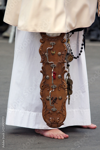 Taranto - Holy Week Rites - Procession of Mysteries: the Troccolante