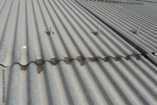トタン屋根 - Corrugated metal roof