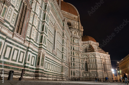 Florence - Basilique San Lorenzo photo