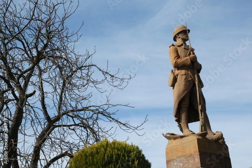 Monument aux mort de La Tour en Jarez photo