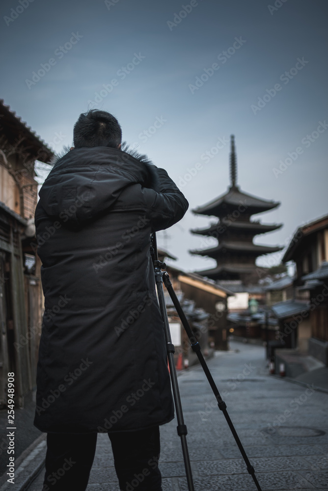 Obraz premium photographing a tower