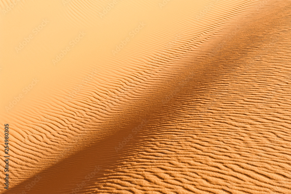 Heißer Sandwind In Der Sahara Alles fließt- Sandmuster in der Sahara- Durch häufigen Wind ist der