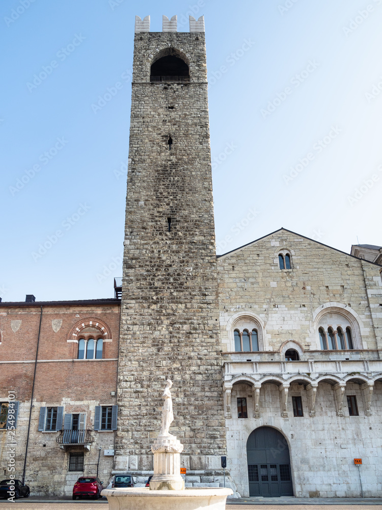 Broletto, Tower and Loggia on Piazza del Duomo