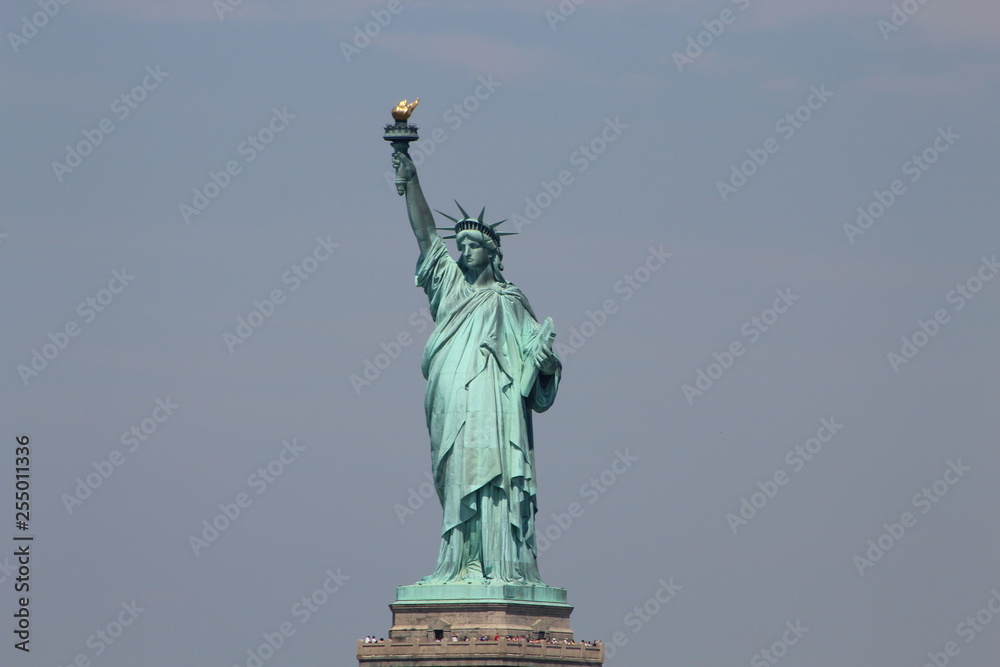 Obraz premium Liberty Monument, Hudson River, New York, Estatua de la Libertad sobre el rio Hudson en New York