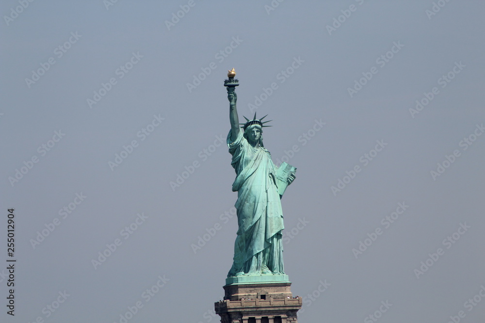 Liberty Monument, Hudson River, New York, Estatua de la Libertad sobre el rio Hudson en New York Liberty Monument, Hudson River, New York, Estatua de la Libertad sobre el rio Hudson en New York