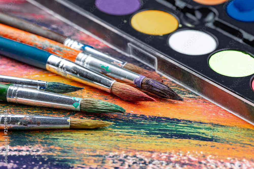 Fototapeta premium Paint brushes and paints for drawing.
