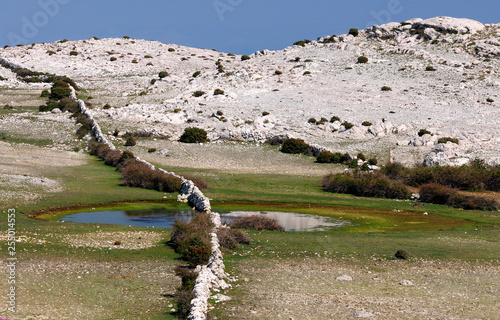 Viehtränke auf dem Obzova, Insel Krk, Kroatien photo