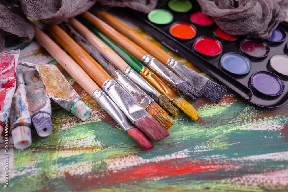 Fototapeta premium Paint brushes and paints for drawing.