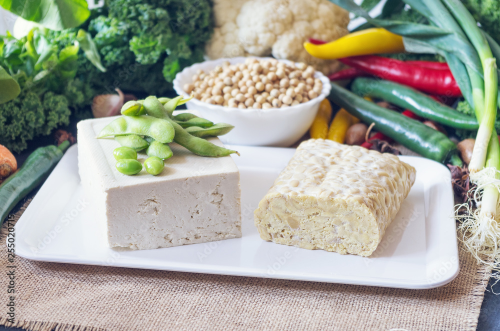 Φωτογραφία Soy products: tempeh and tofu