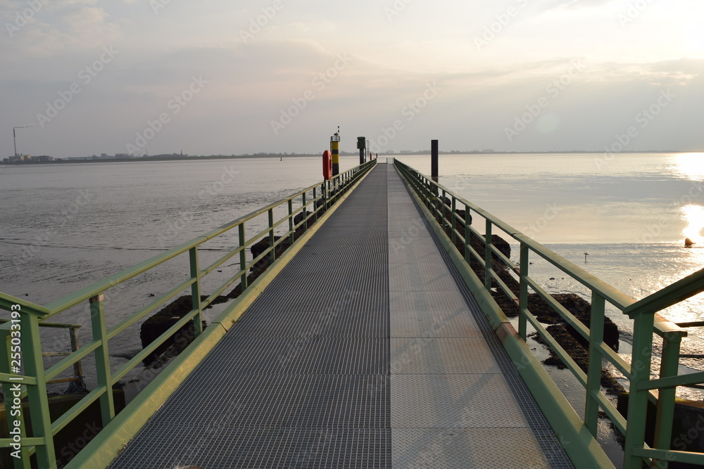 Obraz premium Moderner Steg