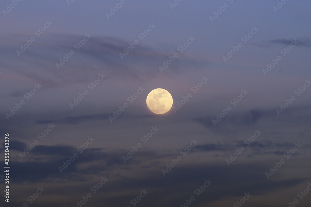 Fototapeta premium Image showing a full moon rising in California