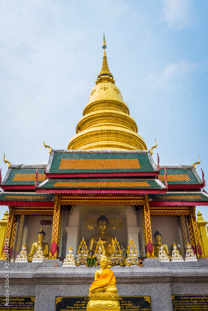 Fototapeta premium Hariphunchai stupa at Lamphun, Thailand (Public place)