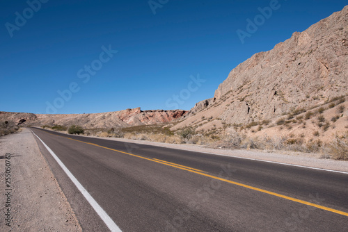 Road in the desert © Lucia Figueredo