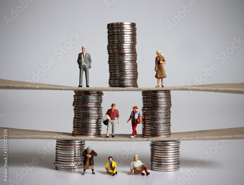 Foto The concept of pyramid of social class