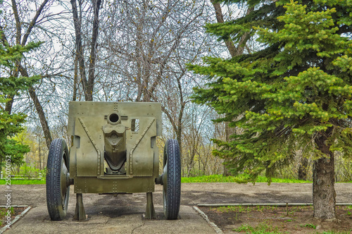 122 mm divisional howitzer model 1910 1930 release, which was in service with the troops of the Soviet army