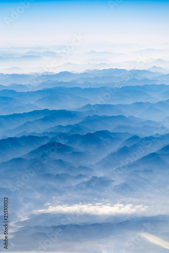 The mountains and the sea of clouds height the sky © Weiming