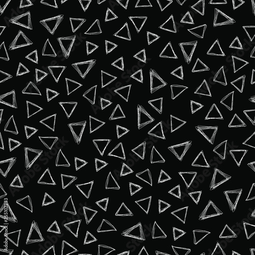 Doodle pattern with triangl...