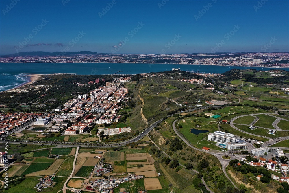 Fototapeta premium Lissabon in Portugal aus der Luft