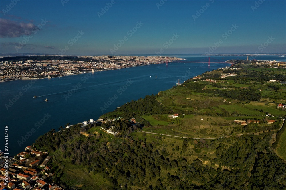 Obraz premium Lissabon in Portugal aus der Luft