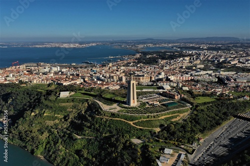 Lissabon aus der Luft © Roman