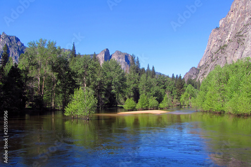 Scenic Yosemite view on spring when Merced river flooding.