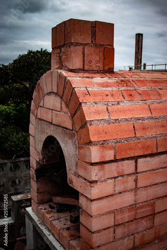 фотографія brick kiln for pizza