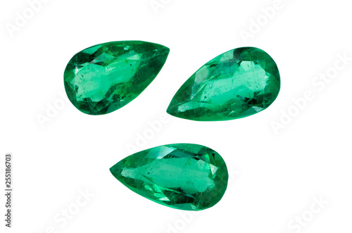 emeralds and gemstones jewelry 