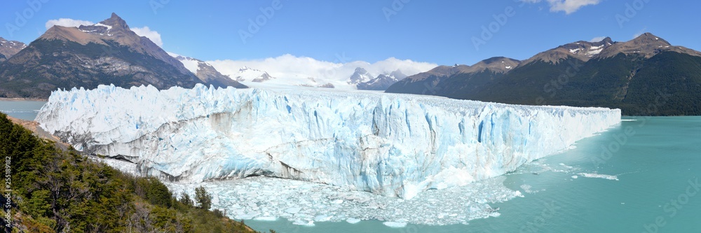 Perito Moreno glacier panorama 3:1