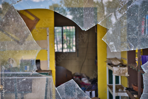 Broken window burglary
