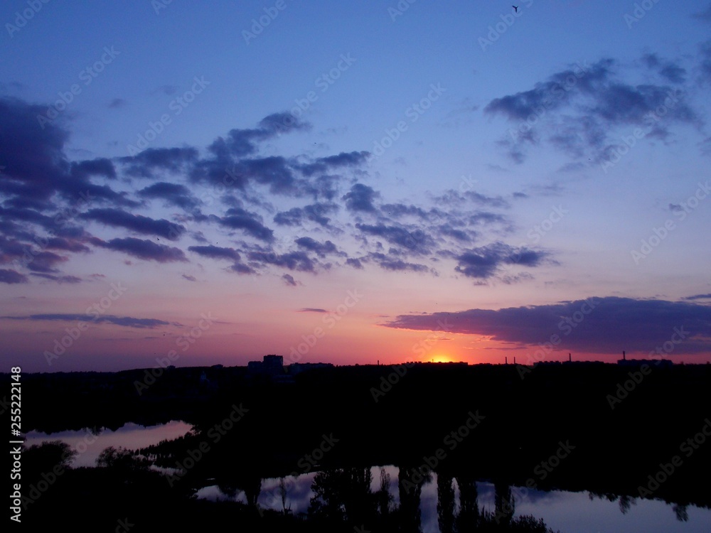 Naklejka premium sunset over lake