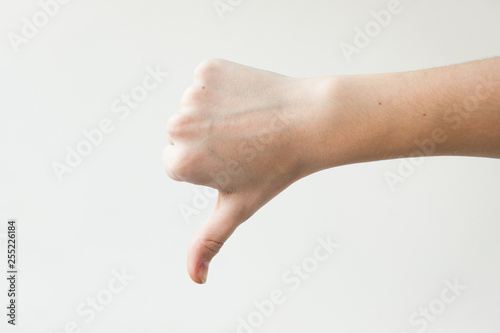 Thumb down (gesture dislike)