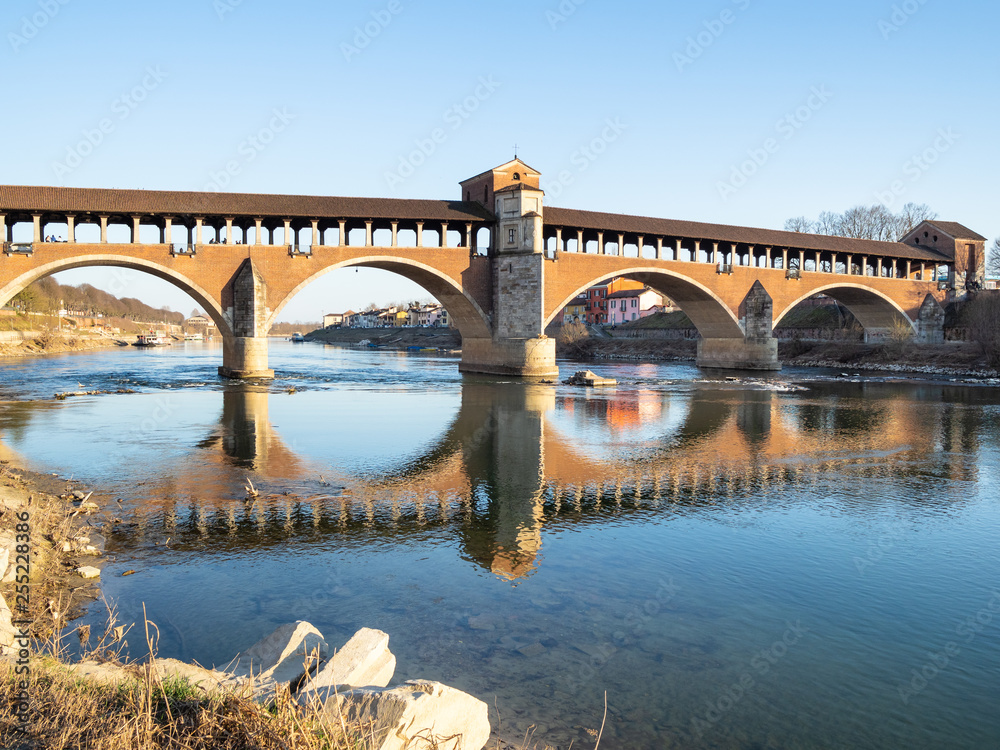 Fototapeta premium Ponte Coperto ( Ponte Vecchio) Bridge in Pavia