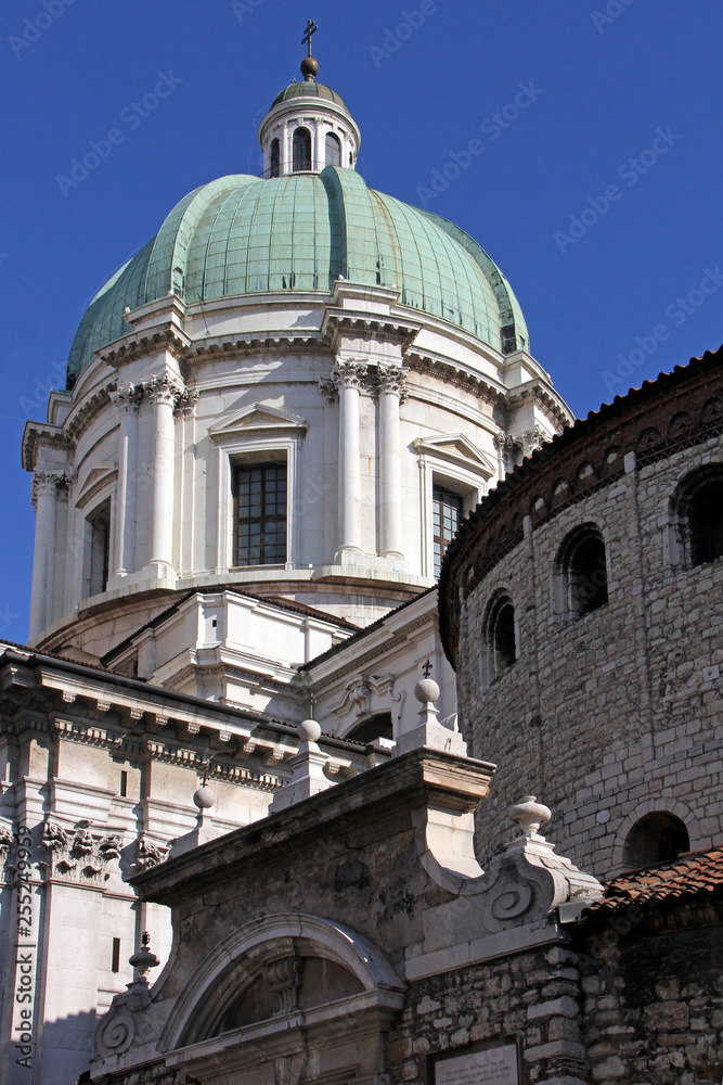 Brescia; la cupola del Duomo nuovo