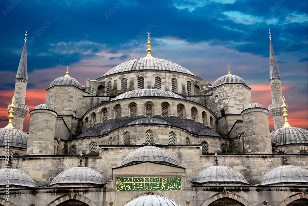 The Blue Mosque, (Sultanahmet Camii), Istanbul, Turkey