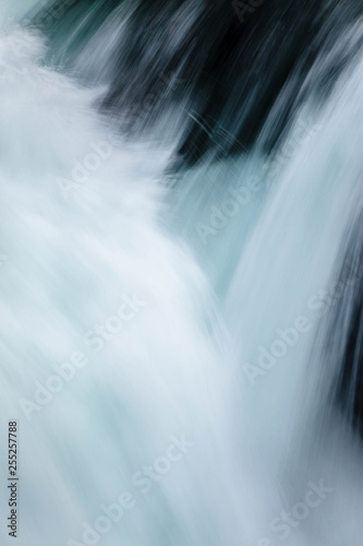 Cascada Los Alerces, Parque Nacional Nahuel Huapi, Río Negro.