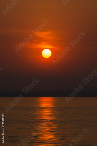 Fototapeta Naklejka Na Ścianę i Meble -  Sunrise at the lake in morning.
