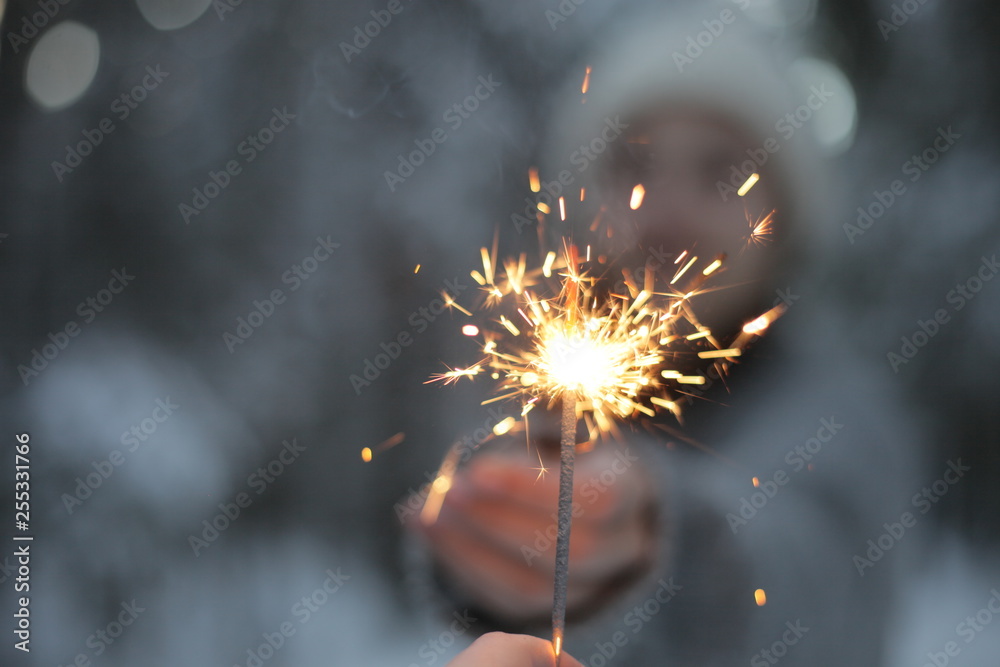 Obraz premium sparklers in hand