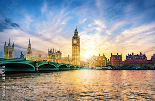 Obraz na plátně London cityscape with Big Ben and City of Westminster Abbey bridge in sunset lig