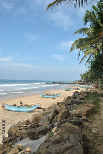 Fototapeta Naklejka Na Ścianę i Meble -  Beach with boats in Galle in Sri Lanka