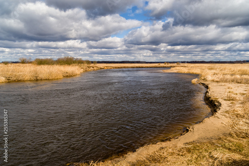 Rzeka Narew. Wiosna nad Narwi  . Pi  kno Podlasia