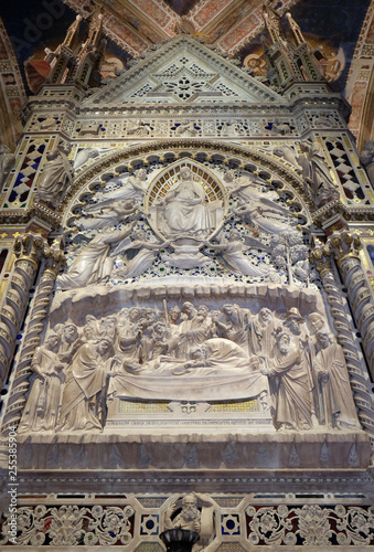 Death and Assumption of the Virgin, detail from the Tabernacle of the Madonna, by Andrea di Cione known as l'Orcagna, Orsanmichele Church in Florence, Italy