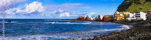 Picturesque small coastal villages in northen part of Gran Canaria, Canary islands © Freesurf