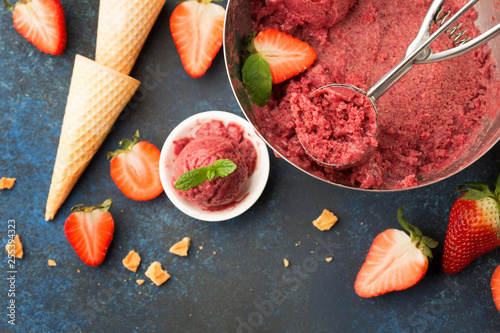 Photos Homemade strawberry sorbet