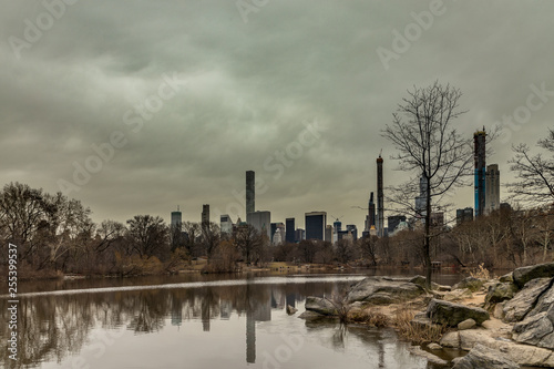 New York Skyline from Hemshead in Central Park © Jay De Winne