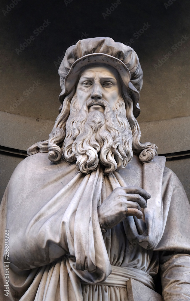 Leonardo da Vinci, statue in the Niches of the Uffizi Colonnade. The first half of the 19th Century they were occupied by 28 statues of famous people in Florence, Italy