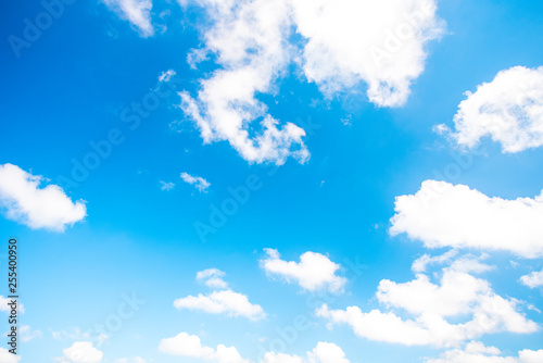  Blue sky and white clouds