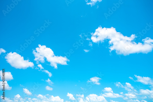  Blue sky and white clouds © ธันยกร ไกรสร