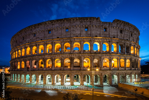 Bild auf Leinwand Roman Coliseum in the blue hour