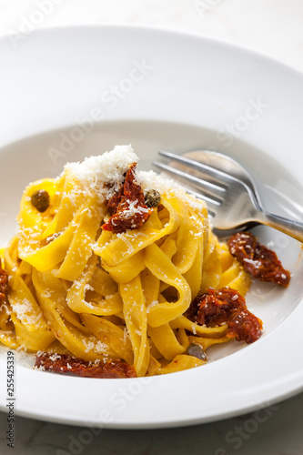 pasta with dried tomatoes